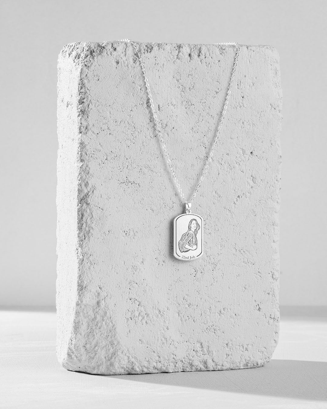 Custom Rounded Rectangle Wire Drawing Necklace
